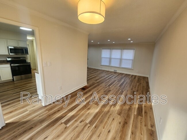 Building Photo - 3700 Taylorsville Rd