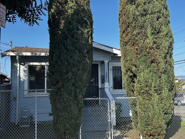 Primary Photo - 1577 80th Ave