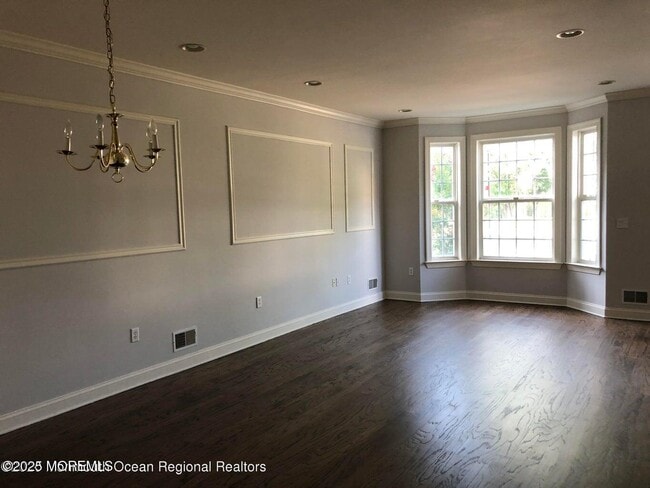 Building Photo - 163 Shinnecock Dr