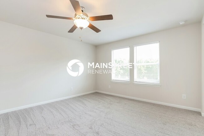 Building Photo - 5808 Hackberry Ln