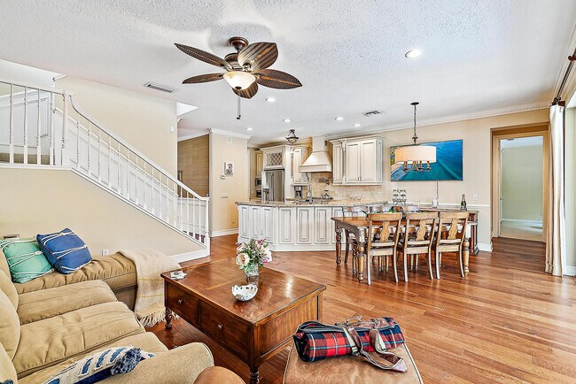 Building Photo - 140 Sweet Bay Cir