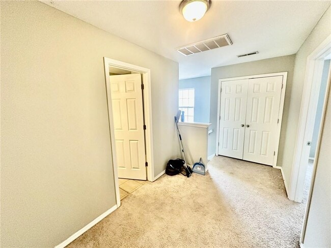 Building Photo - 1431 W Jct St