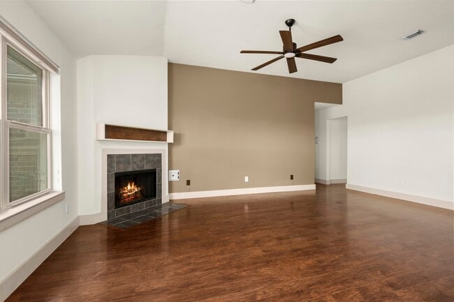 Building Photo - 1243 Willow Branch Dr