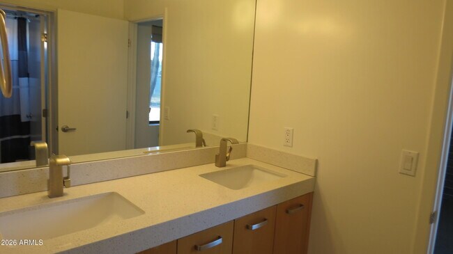 Building Photo - 11440 N 65th St