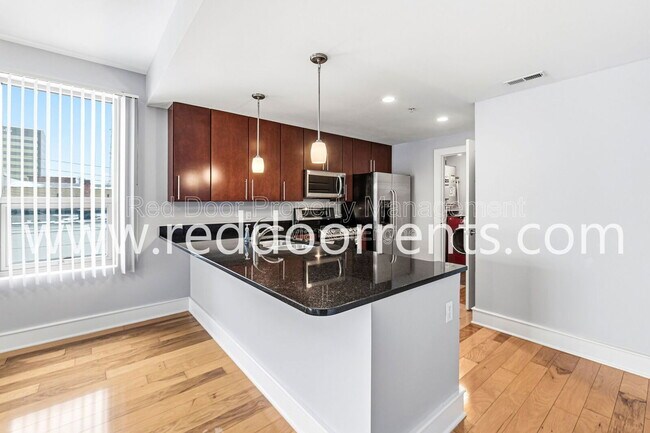 Building Photo - 802 N Meridian St