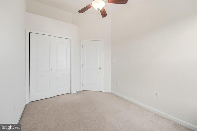 Building Photo - 43190 Loudoun Reserve Dr