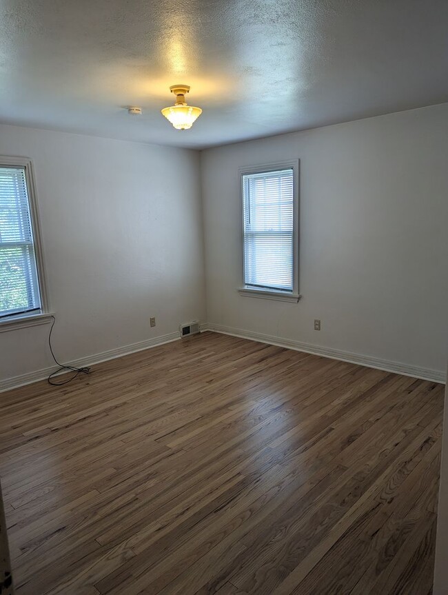 Building Photo - South St Duplex