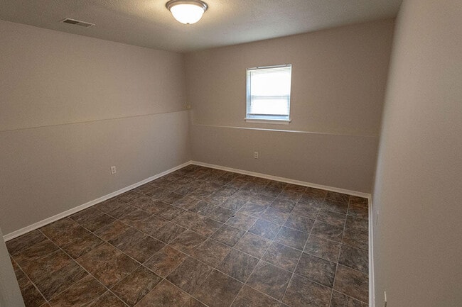 Building Photo - 1011 W Ash St