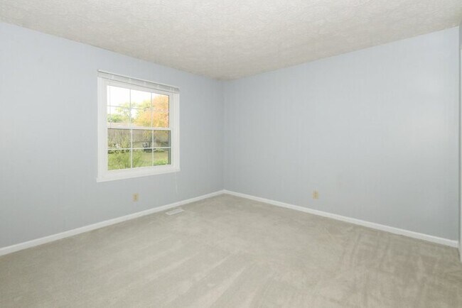Building Photo - 4 Bedroom Carmel Home!