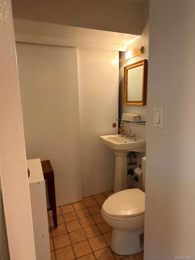 Building Photo - 155 W 68th St
