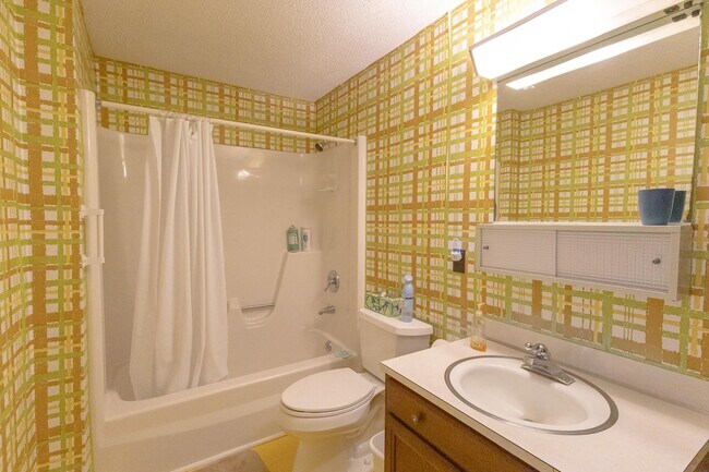Building Photo - 24 Troon Dr