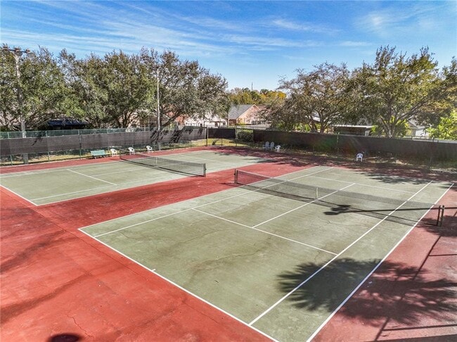 Building Photo - 9402 Charlesberg Dr