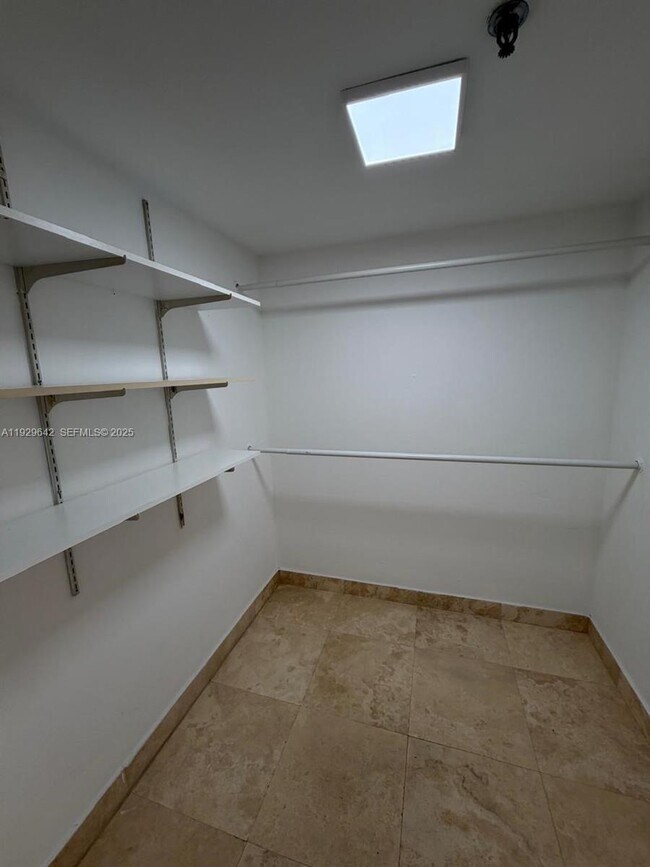 Building Photo - 555 NE 15th St