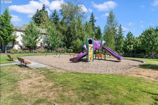 Building Photo - Modern 4-Bedroom Gem | Maintenance-Free Living & Private Side Yard!