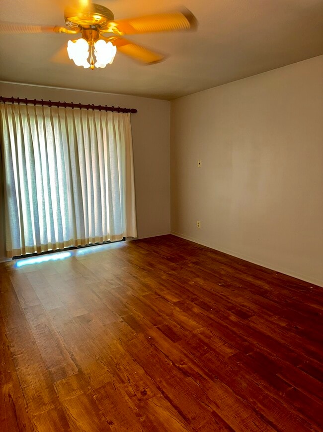 Building Photo - 3650 W Beechwood Ave