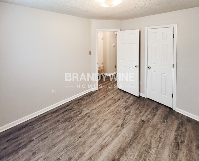 Building Photo - 5597 Blackburg Dr