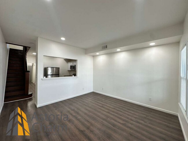 Building Photo - 3 Bedroom Plus Two Dens with Finished Basement on Harford Road