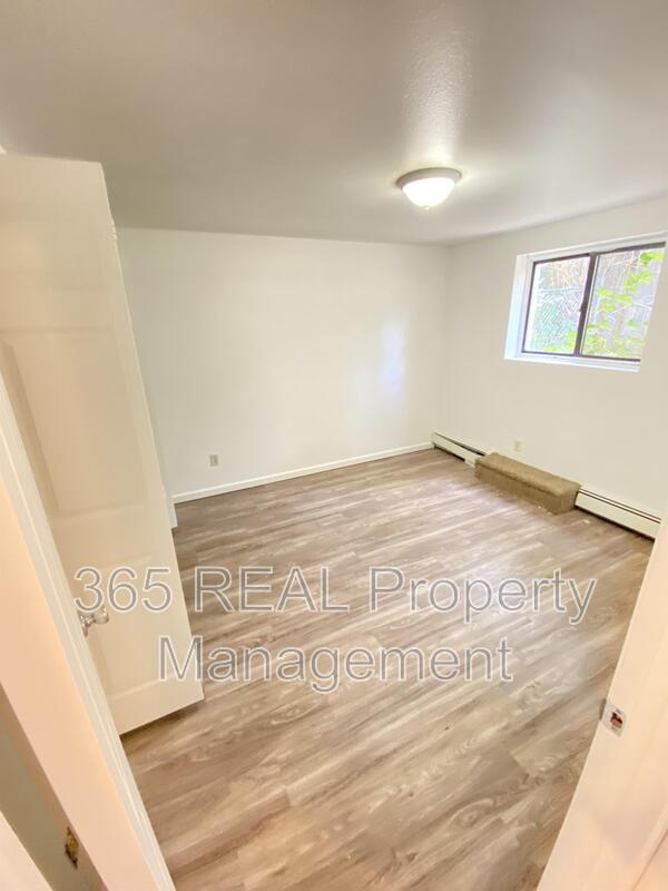 Building Photo - 216 14th St