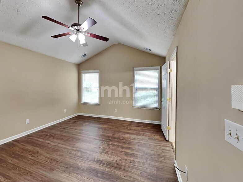 Building Photo - 589 Summerbrooke Ct