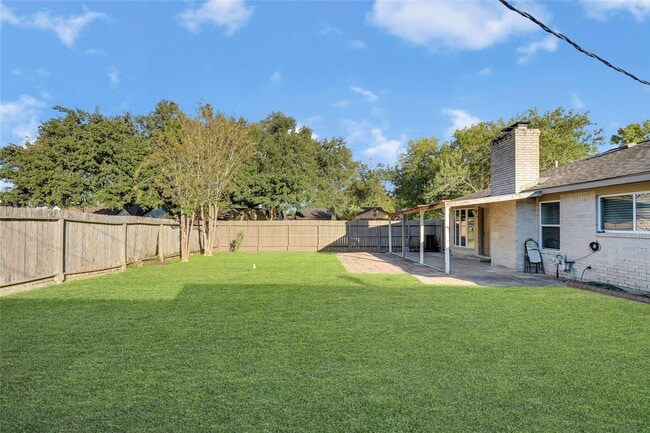 Building Photo - 8802 Tanager St