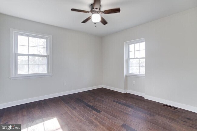 Building Photo - 8156 Buckspark Ln E