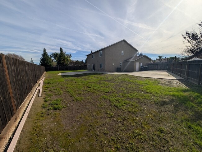 Building Photo - 3200 S Jensen Ct