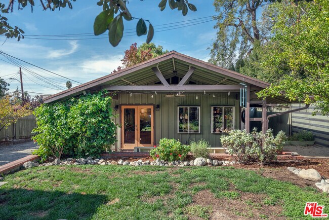 Building Photo - 1480 N Mentor Ave