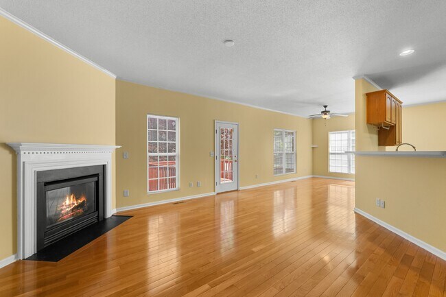 Building Photo - 100 Henson Pl