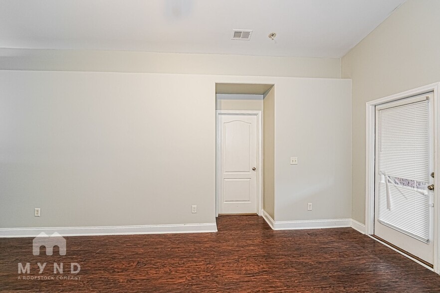 Building Photo - 4053 Cambridge Dr