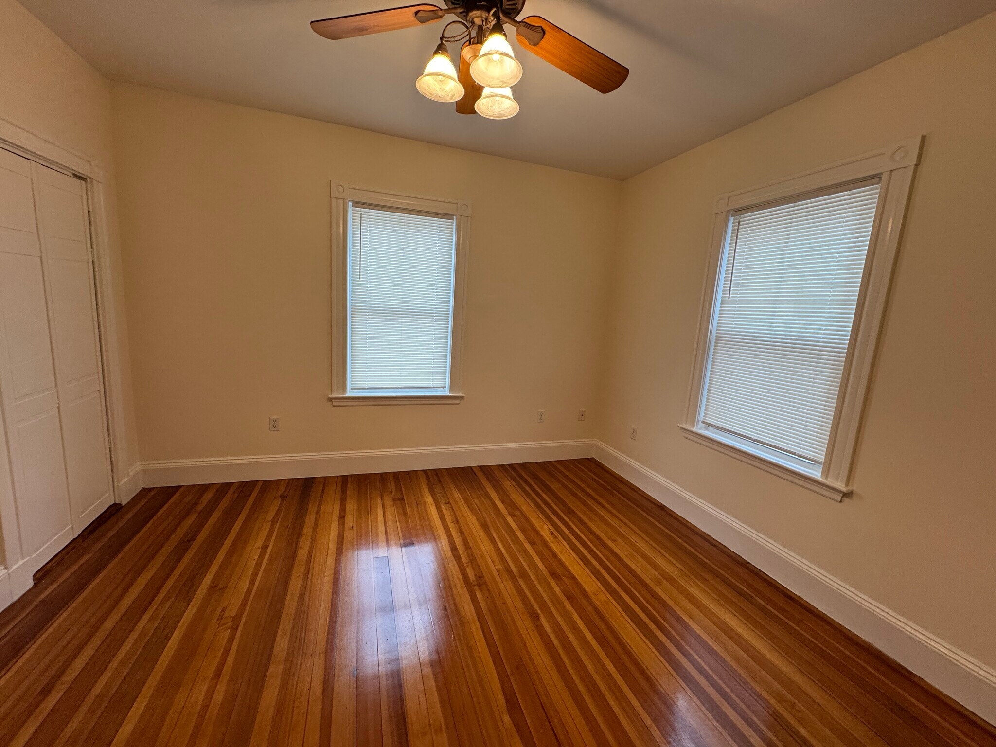 Building Photo - 163 Belmont St