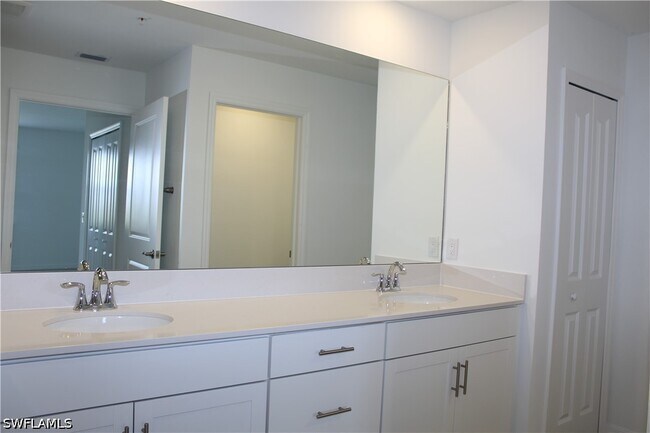 Building Photo - 5661 Melbourne Ct