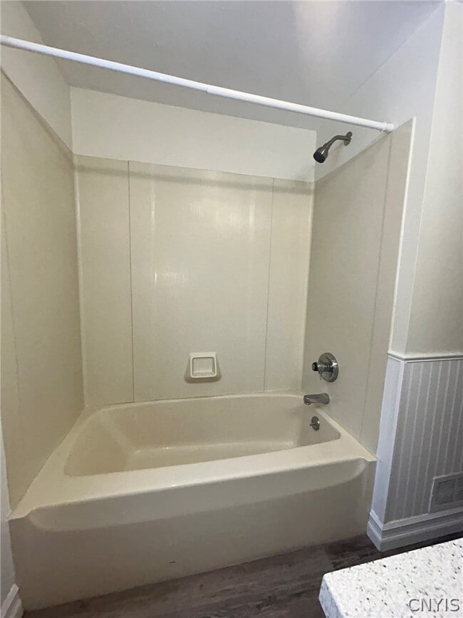 Building Photo - 3 Wills Dr