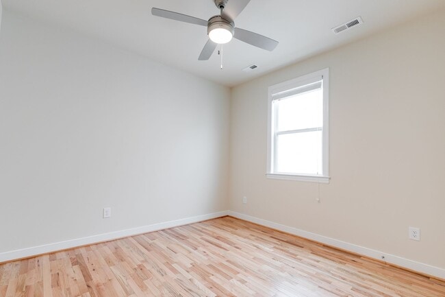 Building Photo - 1204 N 30th St