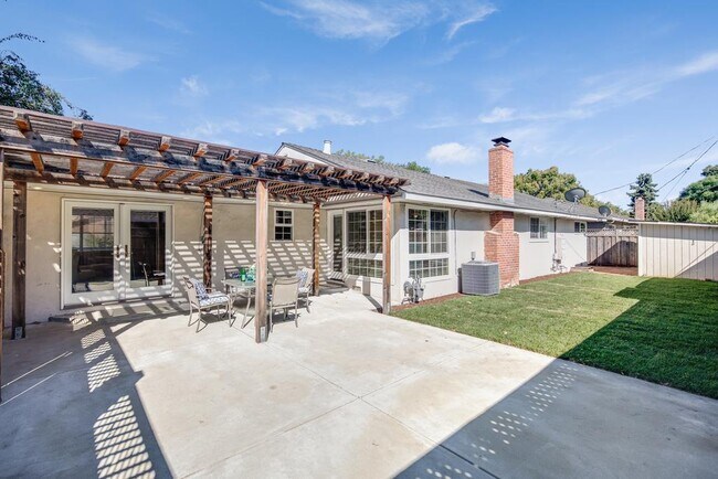 Building Photo - 2461 Plummer Ave