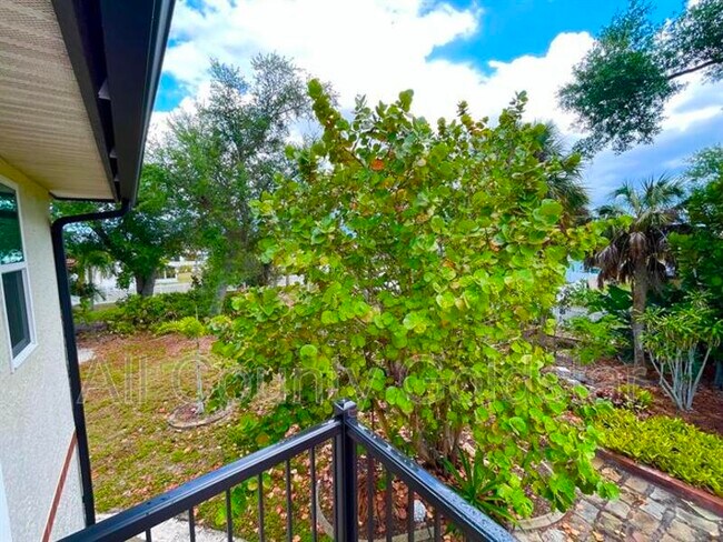 Building Photo - 13349 Buckett Cir
