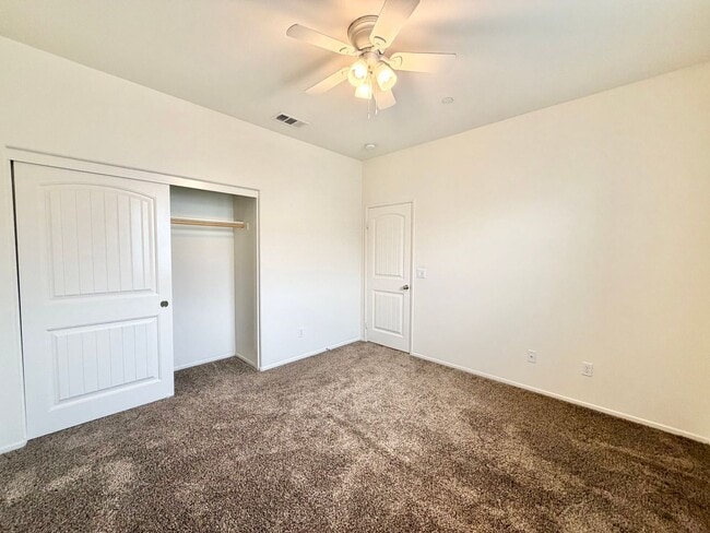 Building Photo - 2 bedroom 2.5 Bathroom Home with a LOFT located in the heart of Menifee!