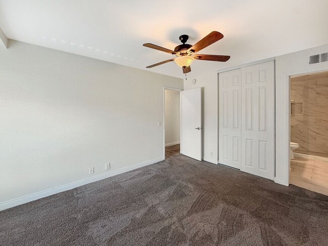 Building Photo - Spacious 3BR/2BA with Private Yard in Para...