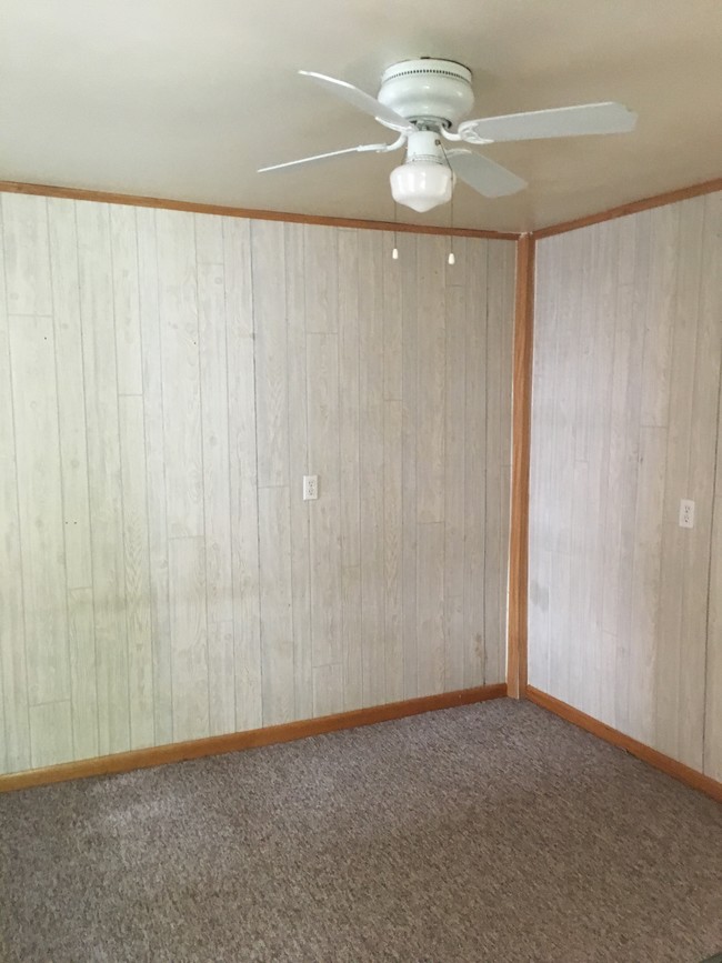 Back bedroom with walk-in closet - 103 E 8th St