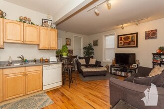 Building Photo - 2 bedroom in Chicago IL 60647