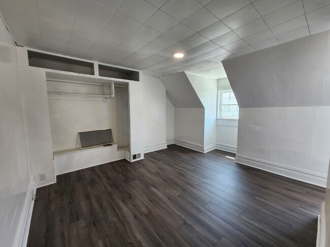 Building Photo - 446 Airbrake Ave
