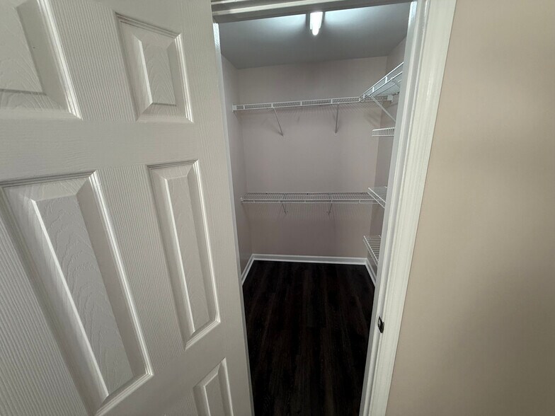 Building Photo - Room in Townhome on McGoogan Ln