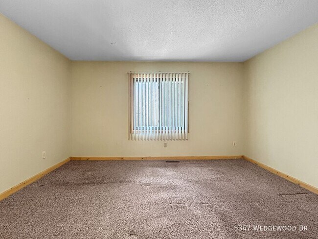 Building Photo - 5347 Wedgewood Dr