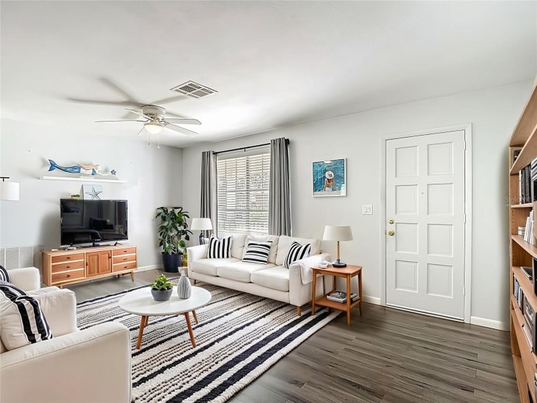 Building Photo - 13004 Spicebox Way