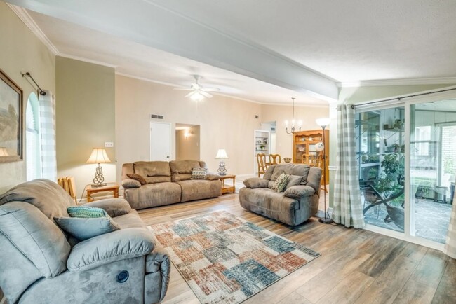 Building Photo - 3614 Pinoak Dr