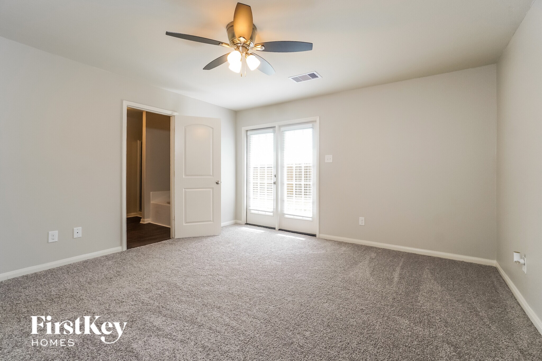 Building Photo - 1001 Walnut Ln