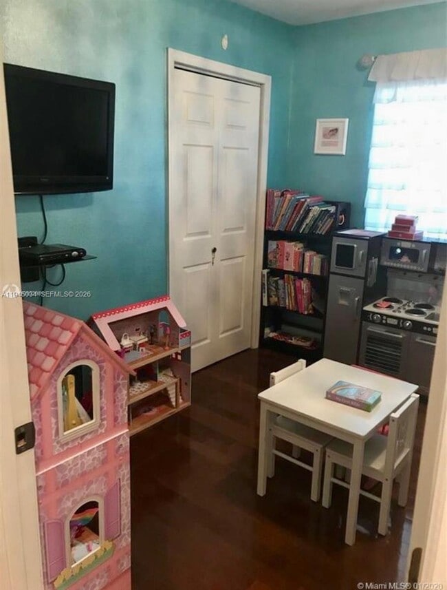 Building Photo - 7 NW 116th St