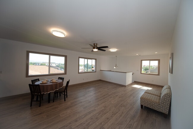 Building Photo - 1526 Hooli Cir