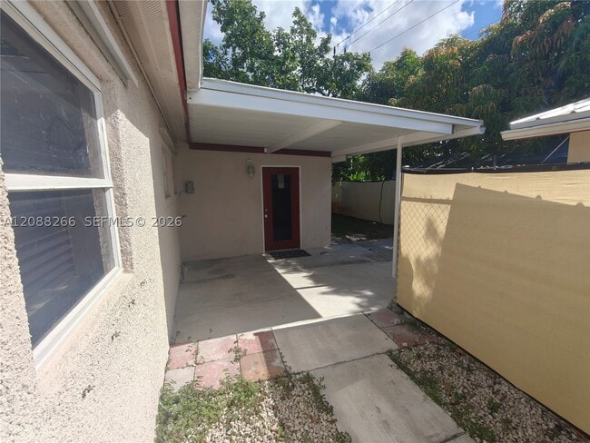 Building Photo - 801 N 70th Way