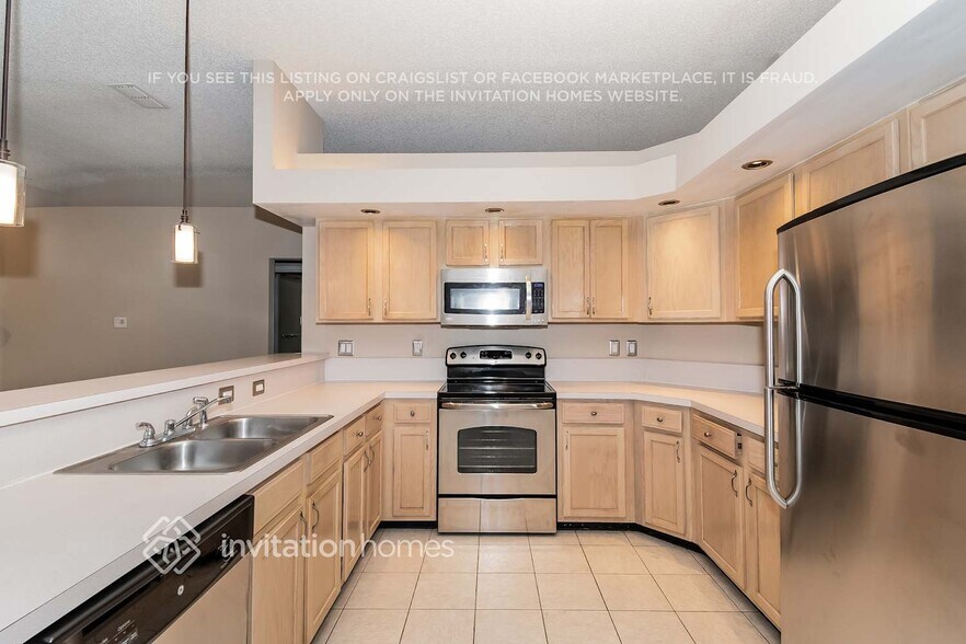 Building Photo - 277 Maplewood Dr