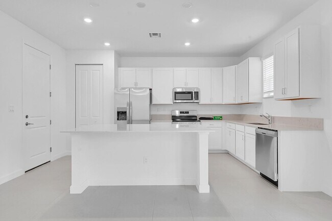 Building Photo - 2950 Spanish Cedar Pl
